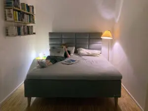 bequemes BEST-Bett eines Kunden in Hellgrau