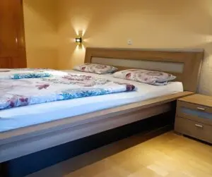 Bett Massivholz in Feuchtwangen